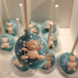 baby bear cake pop