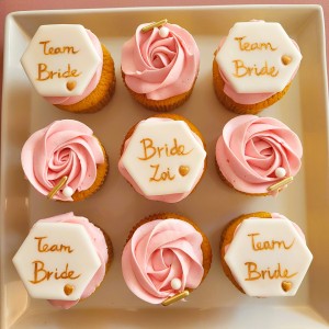 bride cupcake