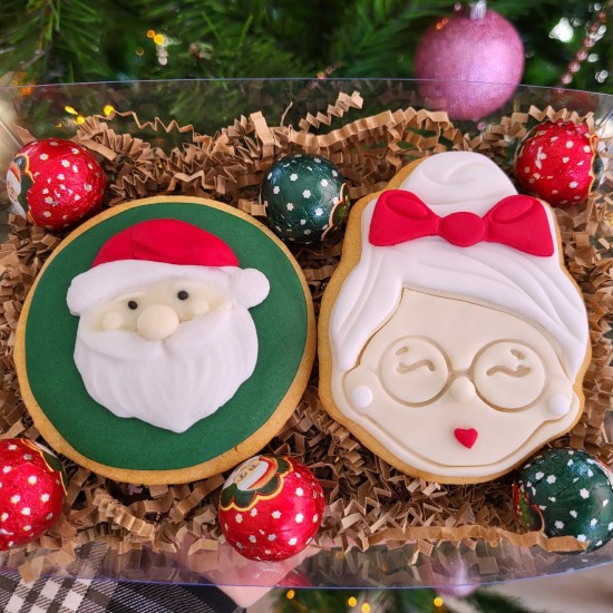 Mr & Mrs Claus cookies