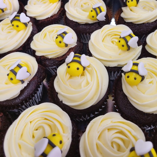 cupcakes with bees