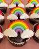 cupcakes rainbow με ζαχαρόπαστα