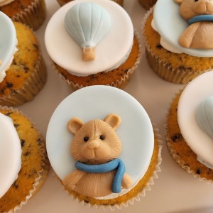 cupcakes ballons & teddy bears