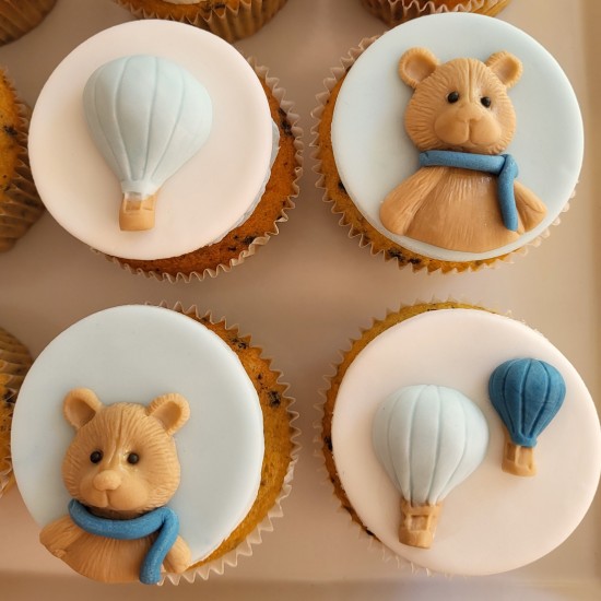 cupcakes ballons & teddy bears