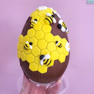 πασχαλίνο αυγό μελισσούλες