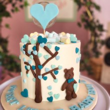 tree with hearts cake