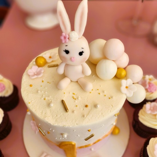 sweet bunny cake