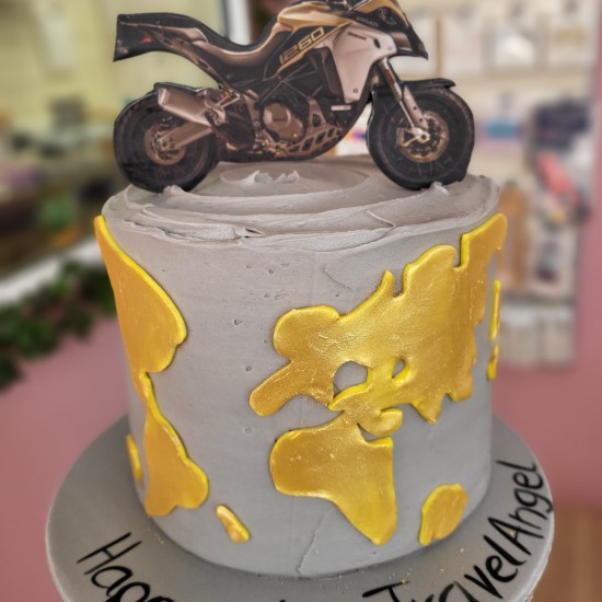 street bike cake