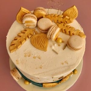gold and white cake