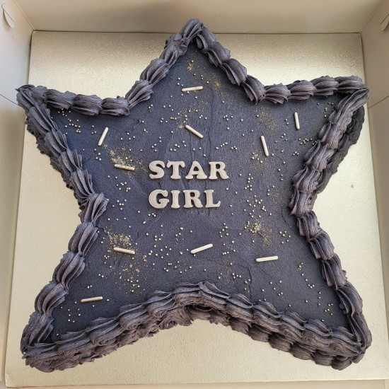 star shaped cake